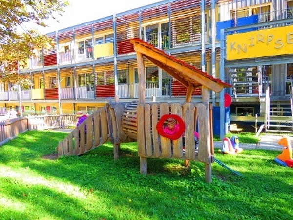 Unsere Kleinsten spielen sicher in einem abgegrenzten Bereich