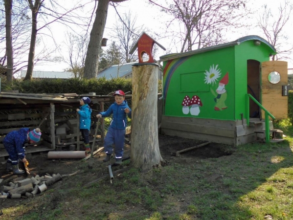 Bauecke mit Zwergenbauwagen