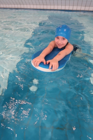 Schwimmübungen mit dem Schwimmbrett