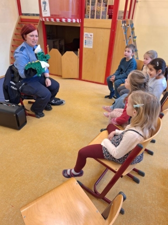 unsere Vorschuleichhörnchen bei der Polizei