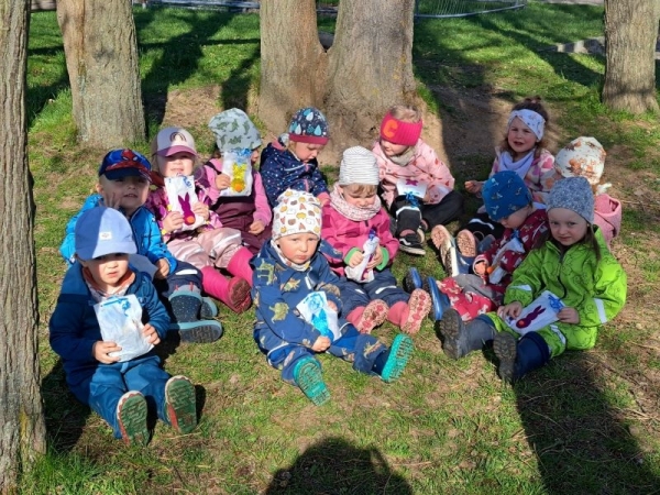 Glühwürmchengruppe mit ihren Osterüberraschungen