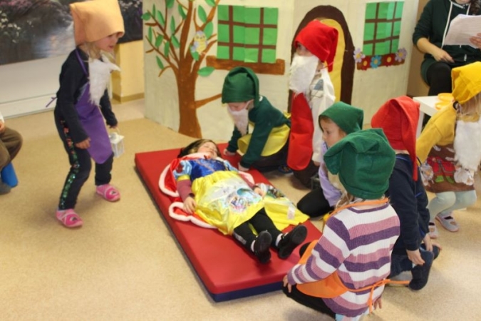 Märchenaufführung beim Elternnachmittag