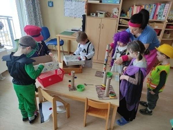 unsere selbst gebastelten Spiele waren ein Renner