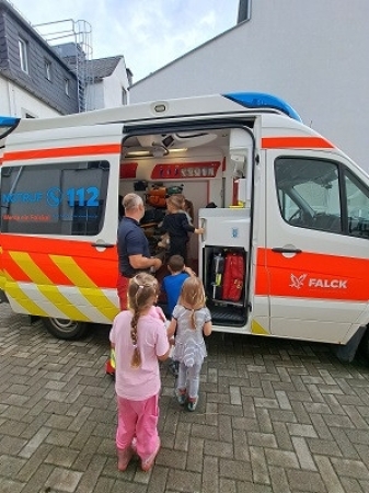 Wir durften in den Rettungswagen einsteigen…