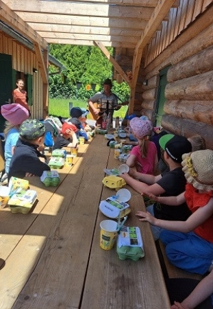 “Fuchs du hast…“ als Abschluss des waldpädagogischen Programms