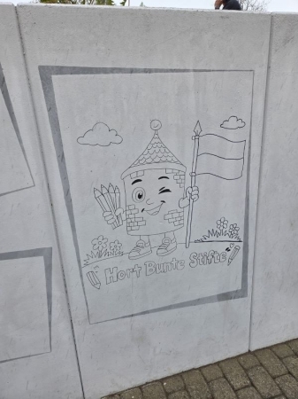 Projekt - Gestaltung der Mauer vor der Schule