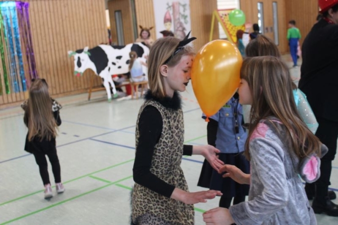 Fasching in der Turnhalle