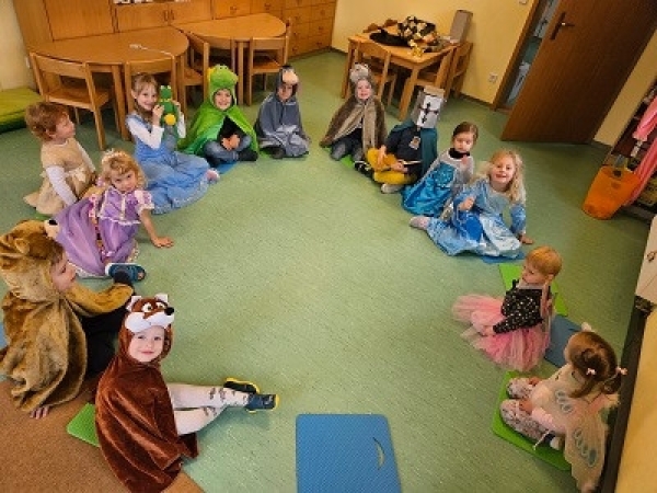 Am Verkleidungstag konnten die Kinder Kostüme von zu Hause anziehen und sich in eine Märchenfigur verwandeln