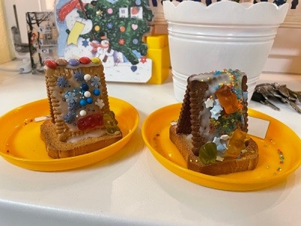 Es sind viele schöne Hexenhäuser entstanden