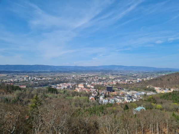 Aussicht auf Karlsbad vom Aussichtsturm der Dianahöhe