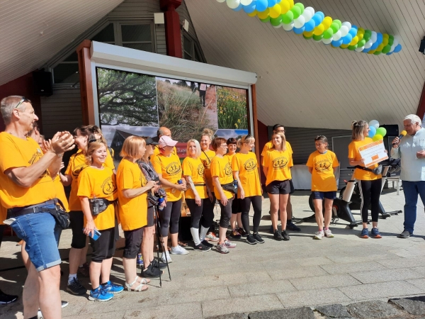 Scheckübergabe zum 12. Benefizlauf in Oberwiesenthal